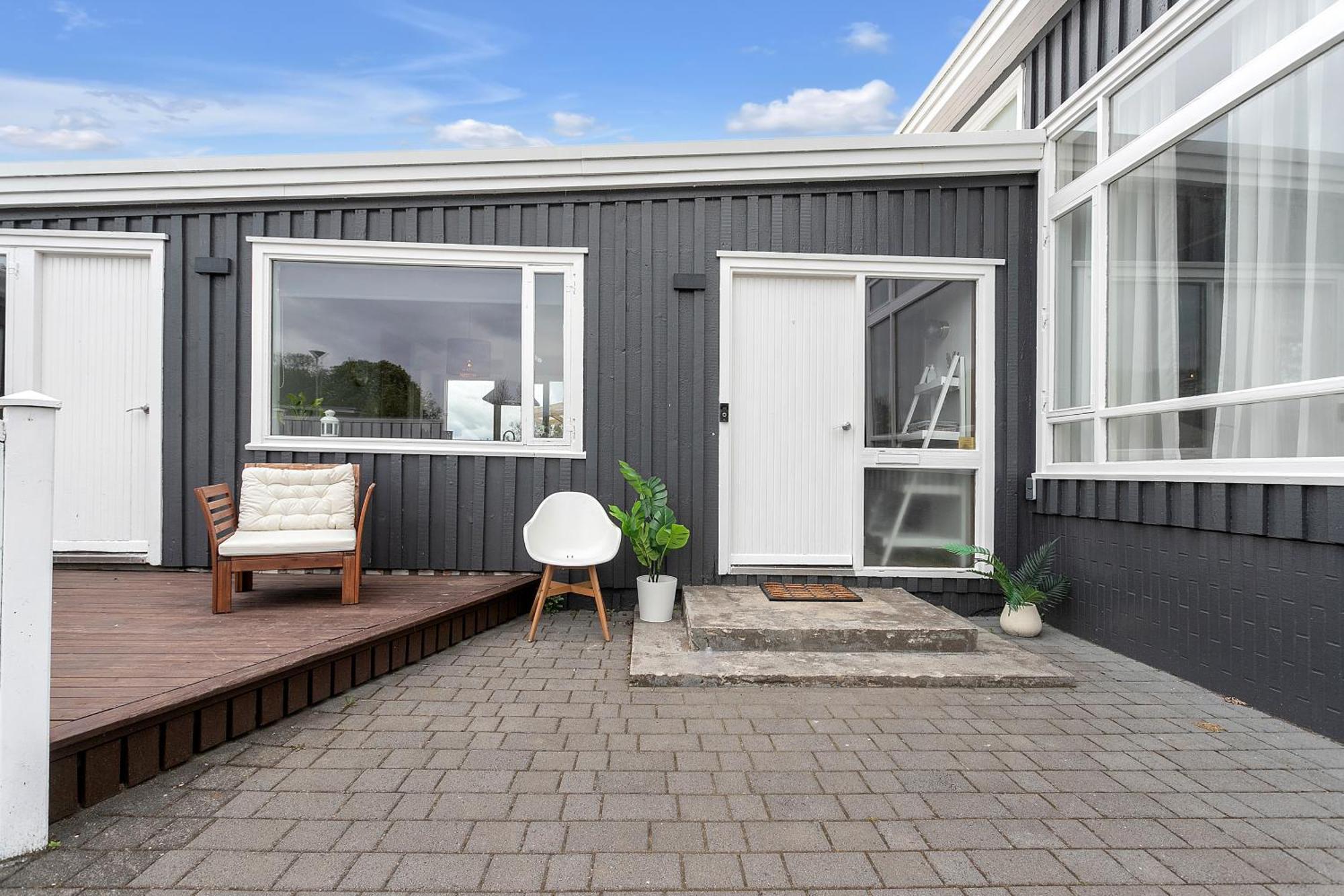 House - Villa With Garden And Hot Tub, 2 Min From Reykjavik Garthabaer Eksteriør bilde