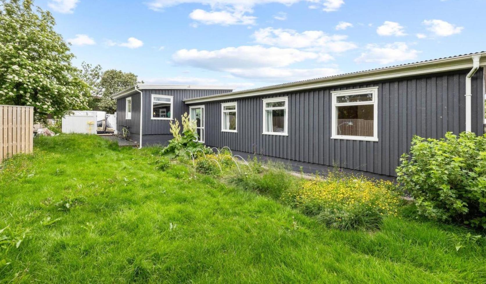 House - Villa With Garden And Hot Tub, 2 Min From Reykjavik Garthabaer Eksteriør bilde
